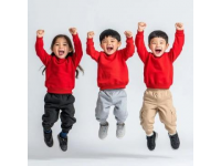 幼兒安全教育課：大班學(xué)生學(xué)習(xí)如何正確應(yīng)對高處跳落與識別潛在危險點
