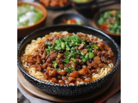 發現香港荃灣實惠美食：從正生純銀店到網紅小吃與米其林推薦