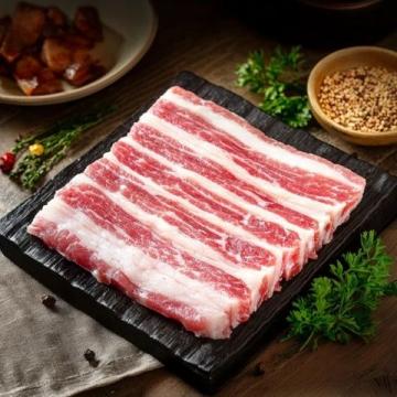 五花肉是烹飪中的萬能食材,肥瘦相間,口感豐富,適合多種烹飪方式