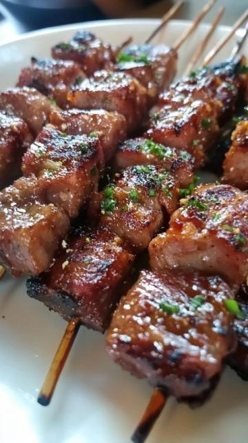 新疆羊肉串美食(新疆羊肉串)
