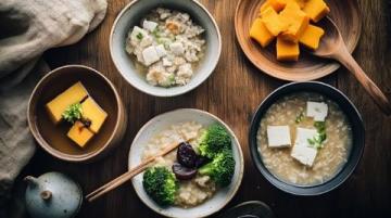 簡單家宴菜單:雞蛋豆腐湯配小炒肉等四道佳肴