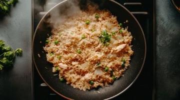 **家庭版煲仔飯制作方法**