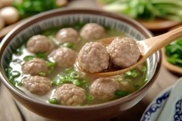 被很多昆明和廣東老饕推薦的腸粉店!位于昆明采蓮橋附近的潮汕腸粉老店,牛肉丸很彈