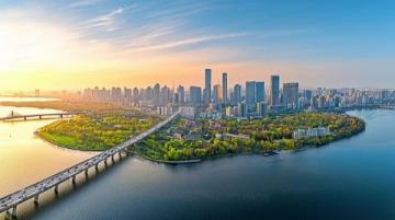 沈陽這座充滿魅力的都市,既有悠久歷史文化,又有現(xiàn)代都市氣息;一天時(shí)間玩轉(zhuǎn)沈陽,不妨嘗試以下行程!