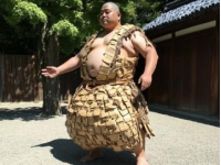 胖妞從160斤到百萬粉絲，農村家庭吃播一夜爆紅的秘密！