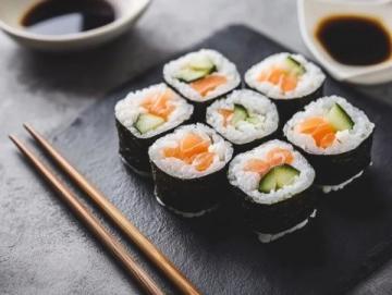 如何讓壽司卷更緊實(shí)？