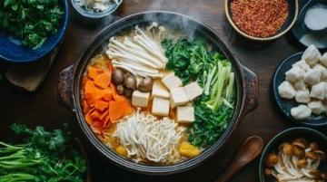 火鍋制作全攻略從湯底到菜品，教你輕松在家吃火鍋！