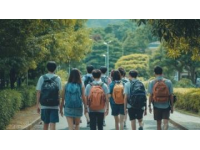 重慶學子背炊具徒步春游：別樣青春路展現(xiàn)堅韌探索精神