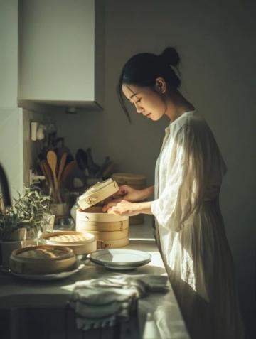 美食之戀:林悅與陸川的味蕾邂逅