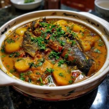 杭州作為中國著名的美食城市,擁有許多特色美食,以下是一些代表性的杭州特色美食