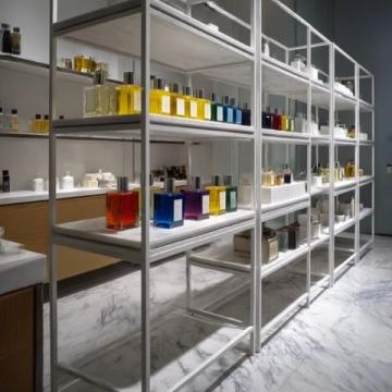在北展拍完玫瑰花園,聽說俄優(yōu)品是北京最大的俄羅斯商品超市,里面的俄羅斯商品最全