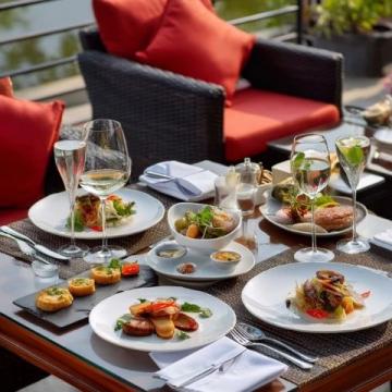 上海外灘W酒店The Kitchen Table探店體驗:美食與美景的完美結合