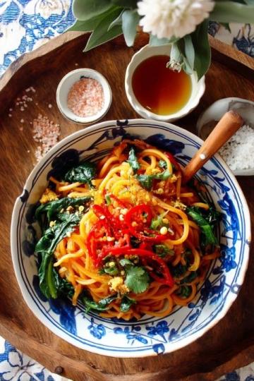 中西合流 美食推薦:川菜宮保雞丁、意大利番茄肉醬面和夏日芒果西米露".