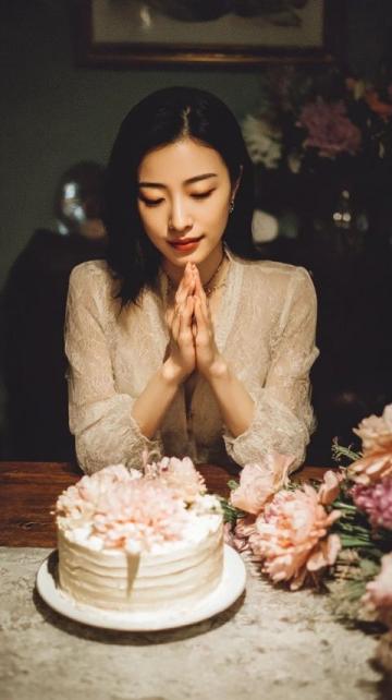 隱藏在粽子背后的端午節(jié)美食探索：咸蛋明星、艾草糕點(diǎn)與文化魅力