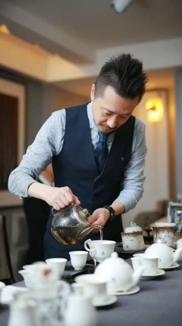 青島一日：下午打牌晚上品嘗梁記粵來粵?；疱伒昝朗? width=