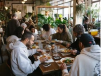 實(shí)用旅游英語：餐館點(diǎn)餐必備28句英文