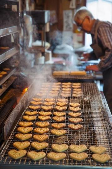 探尋永泰嵩口特色小吃之旅：蛋燕、蔥餅、炸九重粿與永泰李干