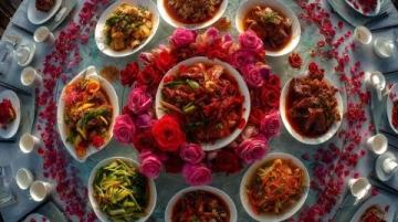 昆明崗頭村“韶鍋故里”:隱世美味,火塘火鍋盛宴