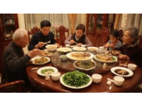 體驗西安老字號曹家涼皮，40年傳承的美味，值得一嘗！
