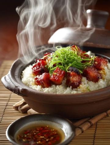 以下是一道原創(chuàng)改良版粉蒸肉食譜,以茶香解膩、果香增鮮為特色