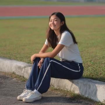 衡水女孩高考707分北大生變海軍戰(zhàn)士：青春在磨礪中閃光