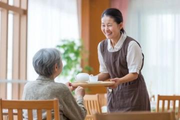 資深住家保姆招聘：九年駕齡，擅長(zhǎng)烹飪與家務(wù)照料