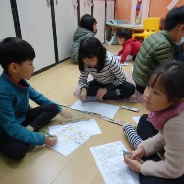韓城交警進幼兒園:五一前帶萌娃學交通安全知識