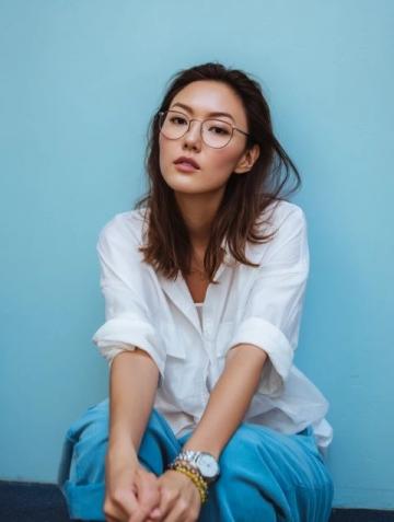 時(shí)尚編輯萌萌為籌夏刊熬夜奮戰(zhàn)