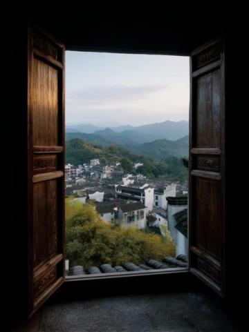 績溪，這座鑲嵌在皖南山區的千年古城，是徽州文化的重要發源地