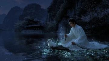 黎明六點，微光悄然灑落順峰山公園的青云湖畔,湖水仿若被喚醒的精靈，泛起粼粼波光