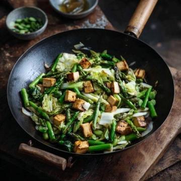 西瓜翠衣炒青豆：清新爽口的夏日家常菜譜