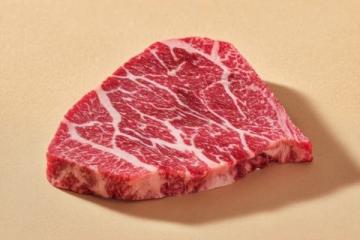 有朋友問李佳琦15分鐘賣出的10000份的牛排是不是合成肉?質量到底怎么樣?到底