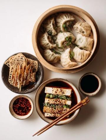英國之旅美食大放送:旺旺雪餅、仙貝及特色佳肴共享盛宴