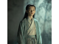 因?yàn)槭废嬖频哪樕戏噶诵影甙_，于是有了治療藥物薔薇硝出場(chǎng)，但是被茉莉粉