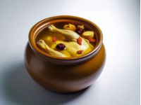 探訪豪車(chē)會(huì)所，斗鯧盆菜、膏蟹河豚連著出，一盆姜油蛇