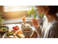 五步打造好好吃飯: 專注飲食、傾聽身體、個性選擇、儀式感與心理調適