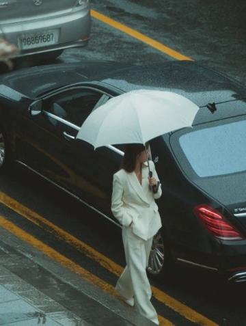 擁有深藍S07后,上午參加朋友婚禮,開個婚車