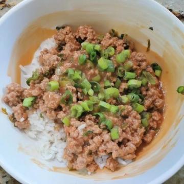經(jīng)典農(nóng)家小炒肉:簡單做法,美味十足
