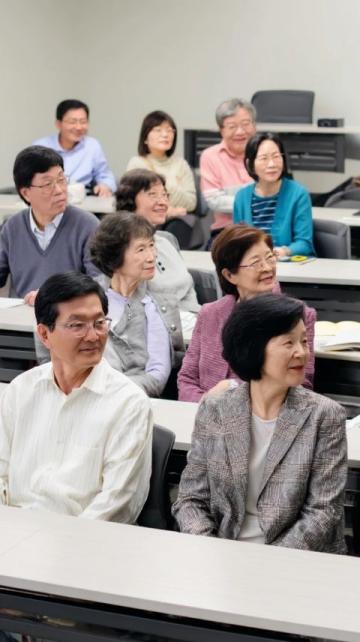 江西上饒:甘肅研究生宴請(qǐng)退休恩師引發(fā)熱議