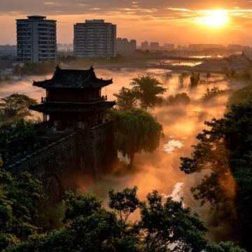 探尋臨汾的歷史與自然奇觀,體驗(yàn)華夏文明的源遠(yuǎn)流長(zhǎng)。