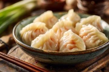 膠州海鮮美食推薦:探尋咱家鍋貼店的地道風味