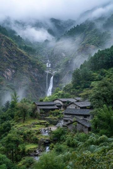 湘西芙蓉鎮:瀑布之巔的古韻魅力夜游體驗