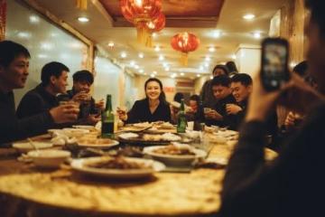 美國網紅埃文凱爾來廣西吃貨，發現了這里的美味!