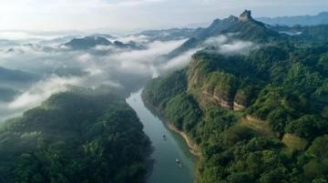 夕陽下的匆匆一瞥：廣西靖西鵝泉景區(qū)之旅