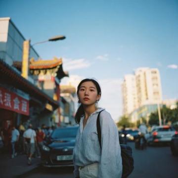 凌晨時分收到弟弟的信息，內(nèi)容讓我心酸：生活在北京的年輕人，究竟在經(jīng)歷什么？