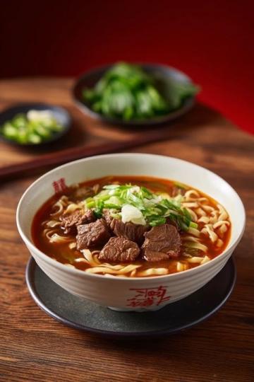 林清教你做刀削牛肉面：關(guān)鍵在于面條彈牙、湯汁醇厚、牛肉酥嫩