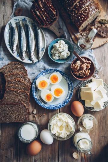 高磷食物推薦:堅果類、動物內臟、海鮮、粗糧類、奶制品等