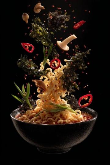 
雞西大冷面：冰火交織的美味傳奇，夏日消暑冬日暖胃