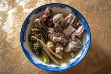 中國(guó)各地特色吃雞方式大盤點(diǎn):從東北小雞燉蘑菇到四川口水雞