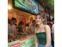 長春桂林胡同美食街夜色中熱鬧非凡